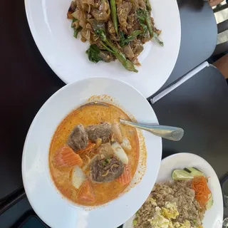 Tender Beef Chunk Massaman Curry