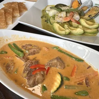 Tender Beef Chunk Panang Curry (Medium Spicy)