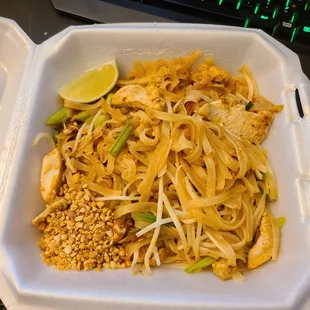 Chicken pad thai