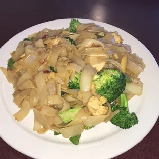 Drunken noodle with chicken