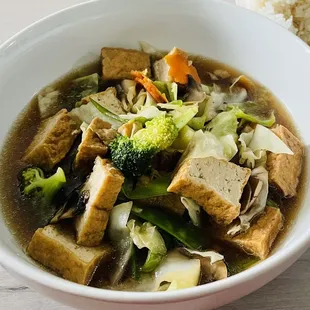 Garden delight with tofu, white rice