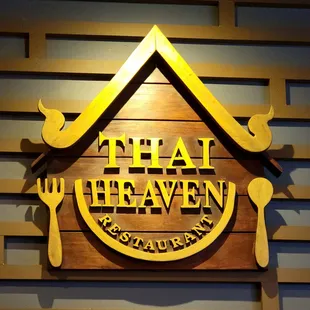 the sign for the restaurant