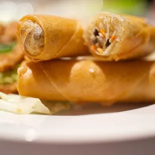 Spring rolls are tasty.