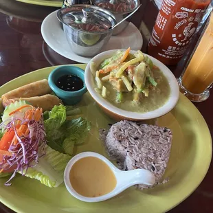 C11. L10. Green Curry Lunch Combo