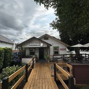 the entrance to the restaurant