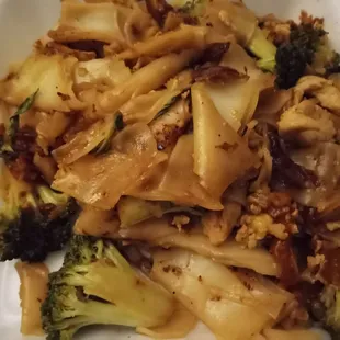 Padkeemao (drunken noodles) with chicken