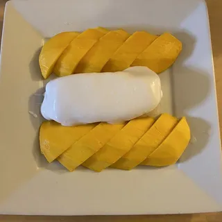 Fresh Mango with Sweet Sticky Rice