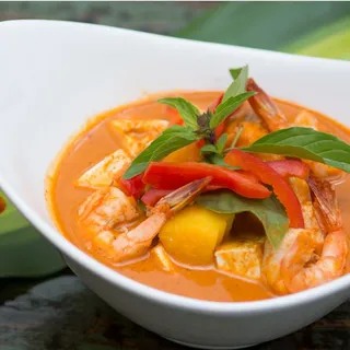 Red Curry Shrimp & Pineapple Rice Plate (Lunch)
