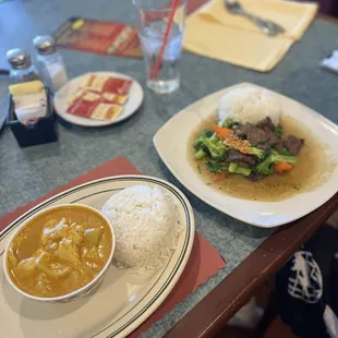 Yellow Chicken Curry Lunch Special and Beef Broccoli Lunch Special