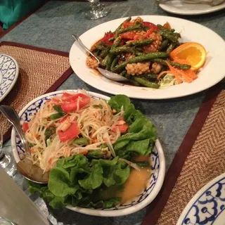 Spicy Squid with Green Beans