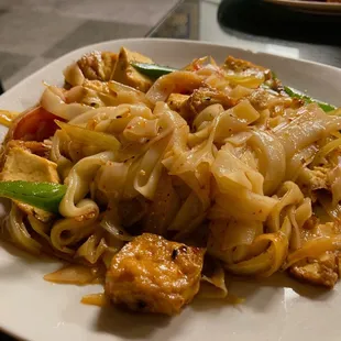 pad ke-mow noodles