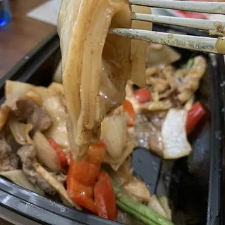 Pad Khea ( Drunken Noodles )