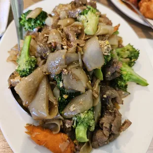 Pad See We Beef