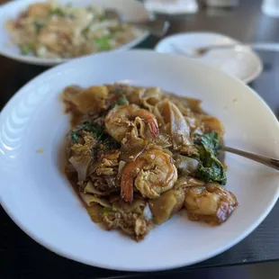 Pad See Ew with Shrimp - @rayz