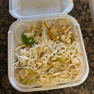 chicken Pad Thai, hard PASS