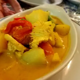 Curry chicken