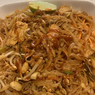 Pad Thai with tofu and chicken level 3 spicy