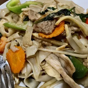 Drunken noodle meat combo