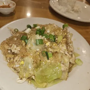 Pad sew en. It came with lots of chives and was perfectly seasoned.