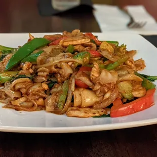 Drunken noodles with chicken.