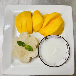 MANGO WITH SWEET STICKY RICE