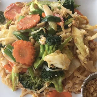 Vegetable Pad Thai (peanuts on the side)