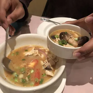 Hot & Sour Soup (Tom Yum)