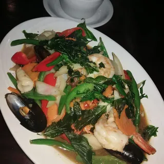 54. Spicy Basil Seafood