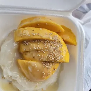 Sweet sticky mango rice