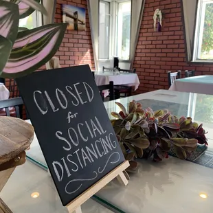 closed social distancing sign