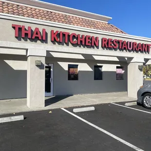 Entrance next to middle post