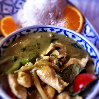 25. Green Curry Chicken Plate Lunch Special