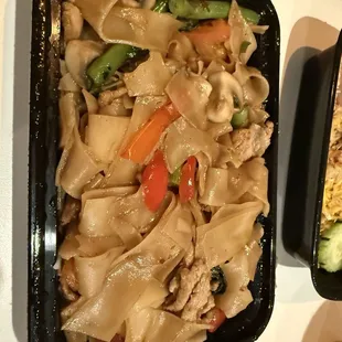 N3 Pad Kee Mao (Drunken noodles)