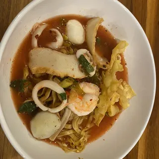 P8 Yen Ta Fo (Pink Noodle Soup)