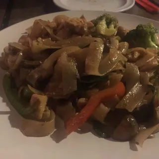 N3 Pad Kee Mao (Drunken noodles)
