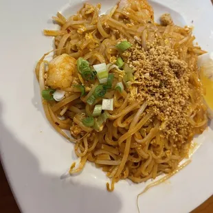 Shrimp pad thai