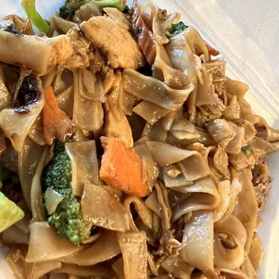 Pad Se Eew Chicken