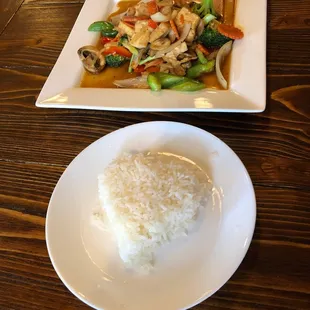 Pad Khing with tofu - served "Thai hot"!