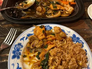 New Hing's Restaurant & Lounge