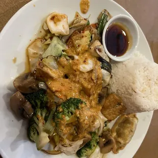 Stir Fry #10 Veggies w/ Peanut Sauce with Tofu