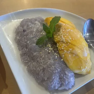 Sweet Sticky Rice with Mango