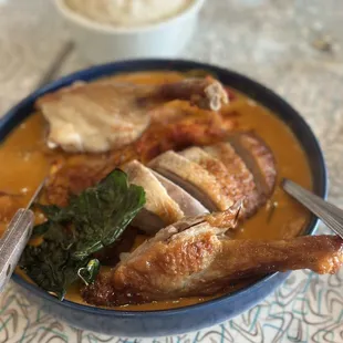 Bangkok&apos;s Style &quot;Roasted Duck Curry