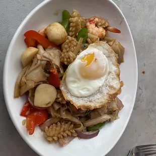 Drunken Noodle with Seafood