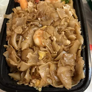 Pad see ew dinner!! Always excited for dinner.