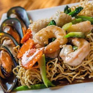ramen and noodles, ramen, noodle soup, noodle dish, food, noodles