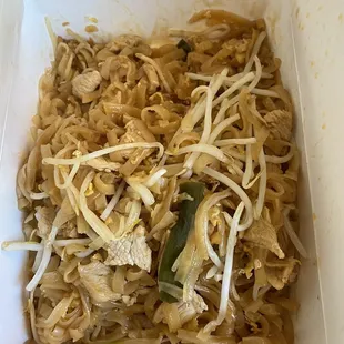 Chicken pad thai