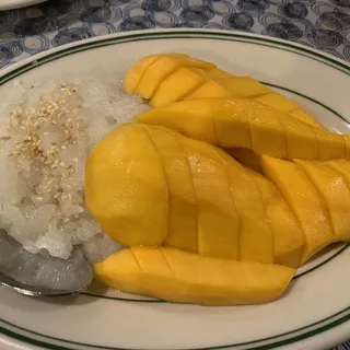 Sweet Sticky Rice with Mango (Seasonal)