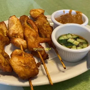 chicken skewers with dipping sauce