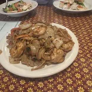 Shrimp Pad Kee Mao