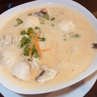 Tom Kha